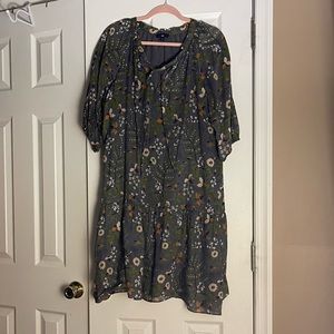 Gray floral drop waisted fully lined above knee dress